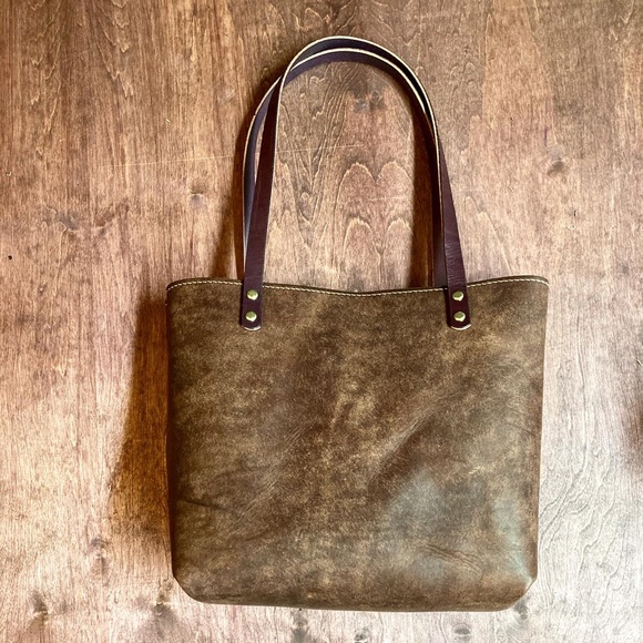 Large leather tote - Picture 7 of 7